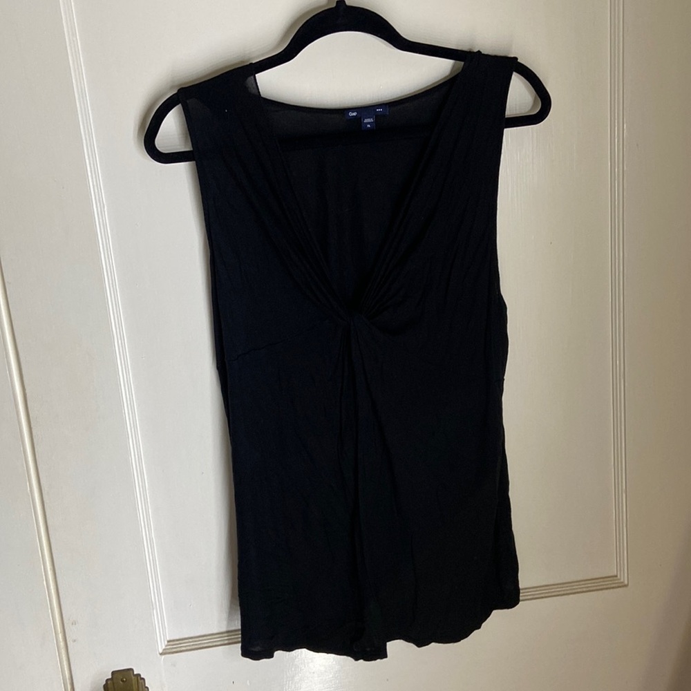 V neck sleeveless blouse